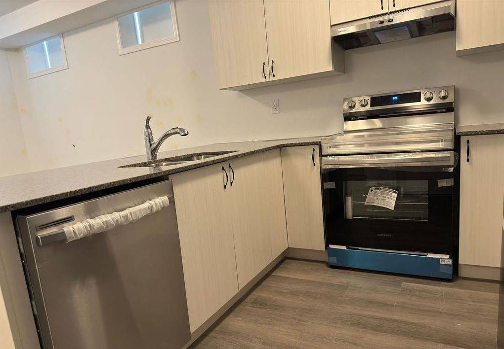 Barrie, ON L9J 0Y7,77 Suzuki ST #Lower Unit