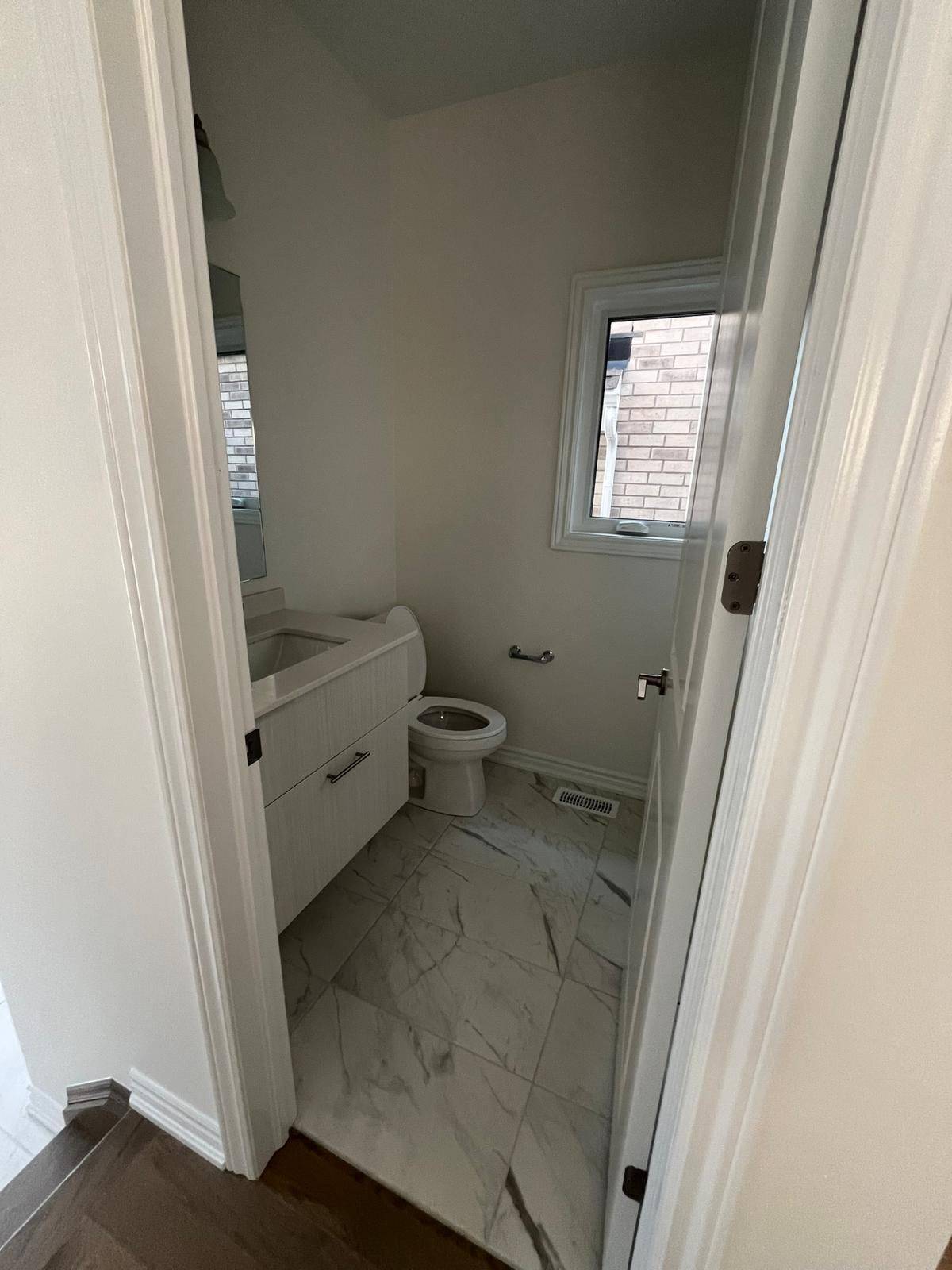 Barrie, ON L9J 0H6,13 Gemini DR