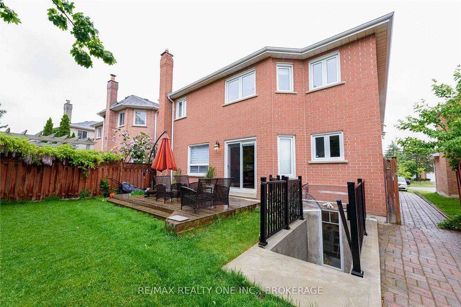 Mississauga, ON L5V 1M7,5112 Heatherleigh AVE #..Bsmt