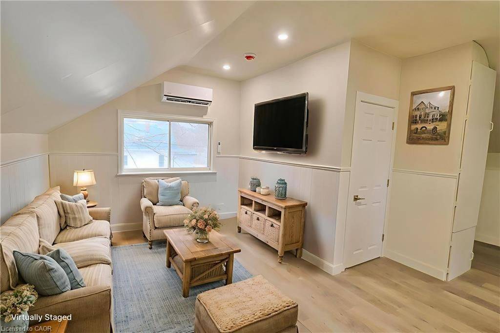 Woodstock, ON N4S 3R5,75 Chapel ST