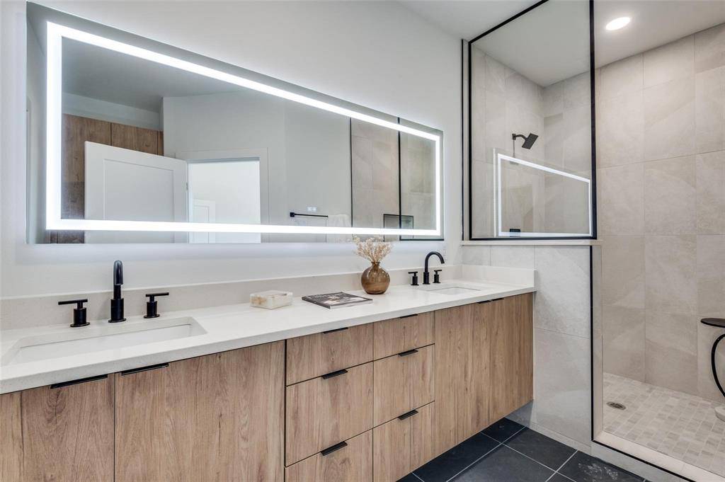 Dallas, TX 75235,7305 Flyers Way