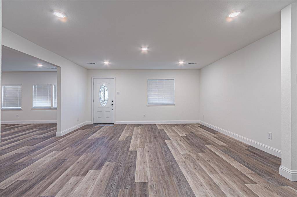 Farmers Branch, TX 75234,2976 Mark Twain Drive