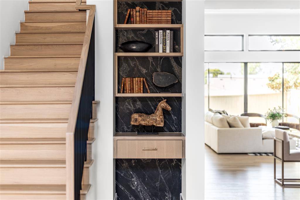 Dallas, TX 75214,6942 Coronado Avenue