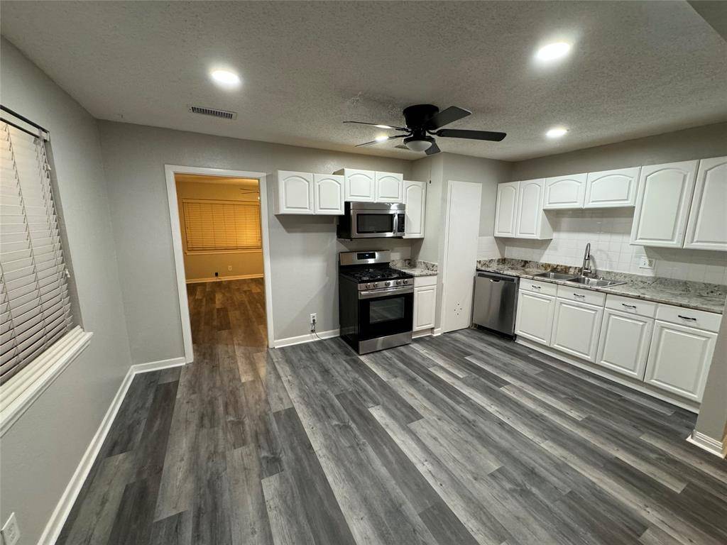 Arlington, TX 76012,907 WALTERS Lane