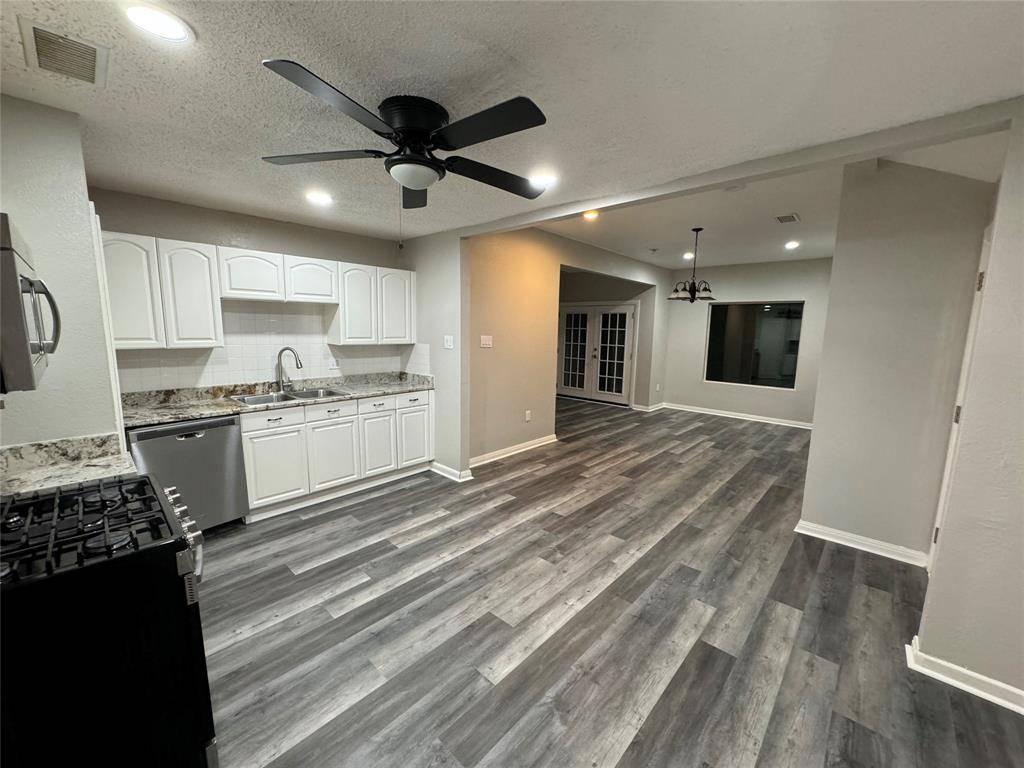 Arlington, TX 76012,907 WALTERS Lane