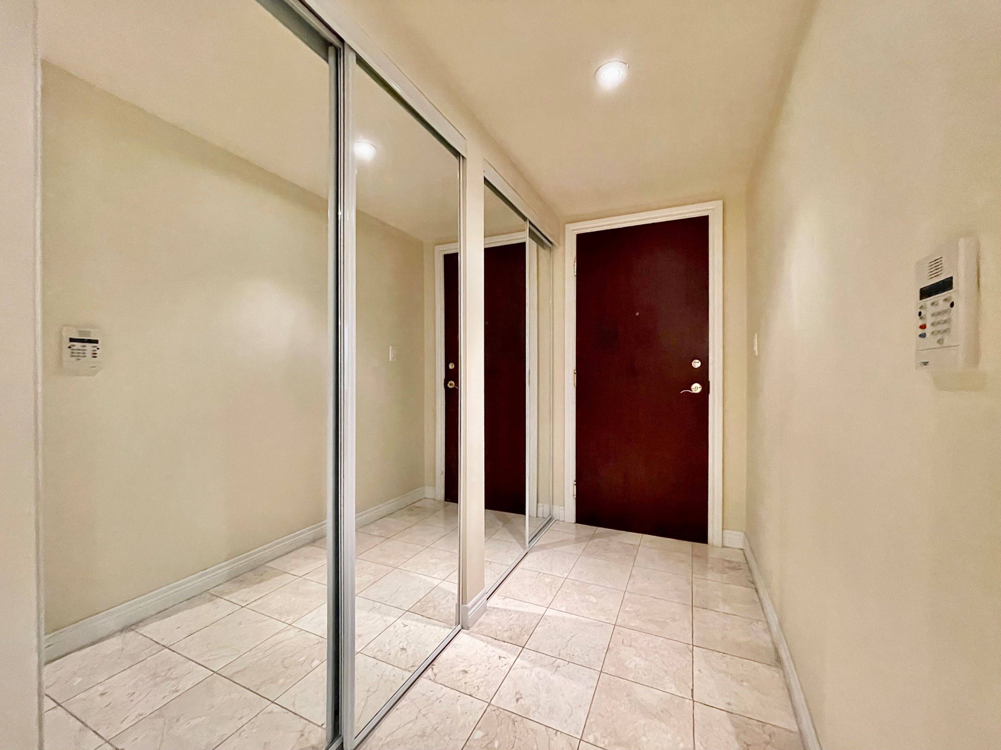 38 WILLIAM CARSON CRES #223, Toronto C12, ON M2P 2H2