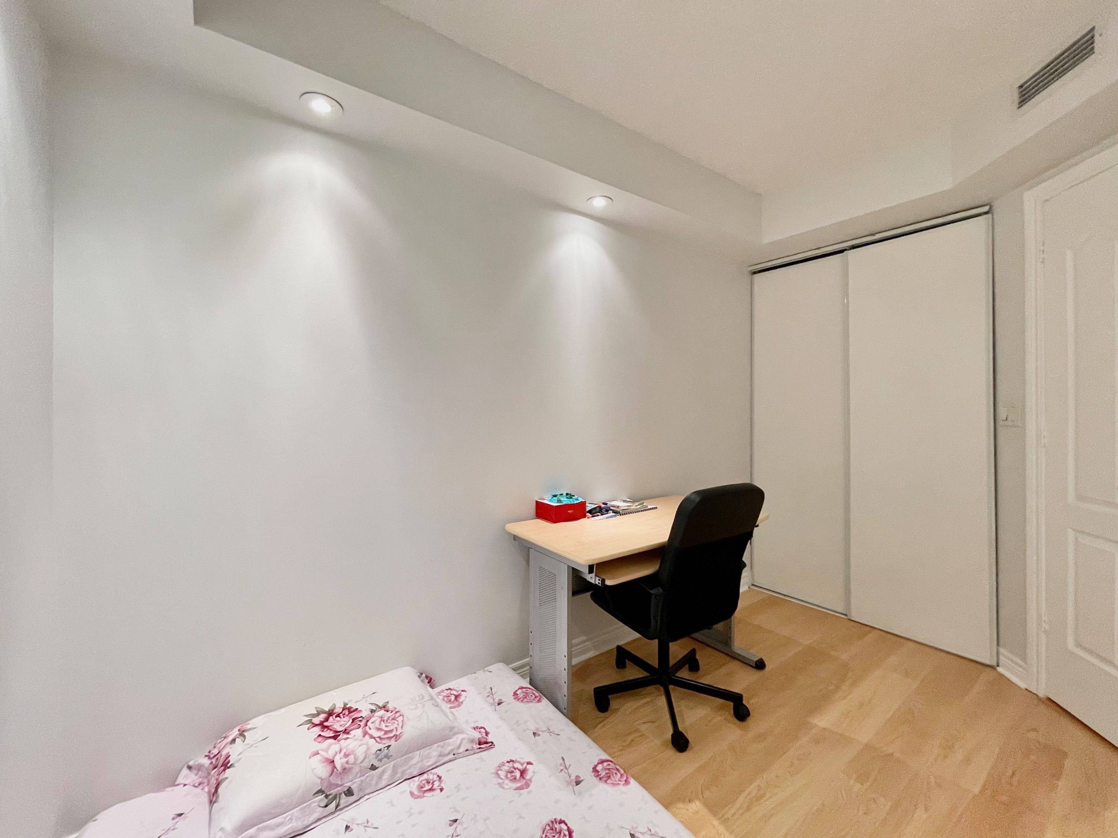 38 WILLIAM CARSON CRES #223, Toronto C12, ON M2P 2H2