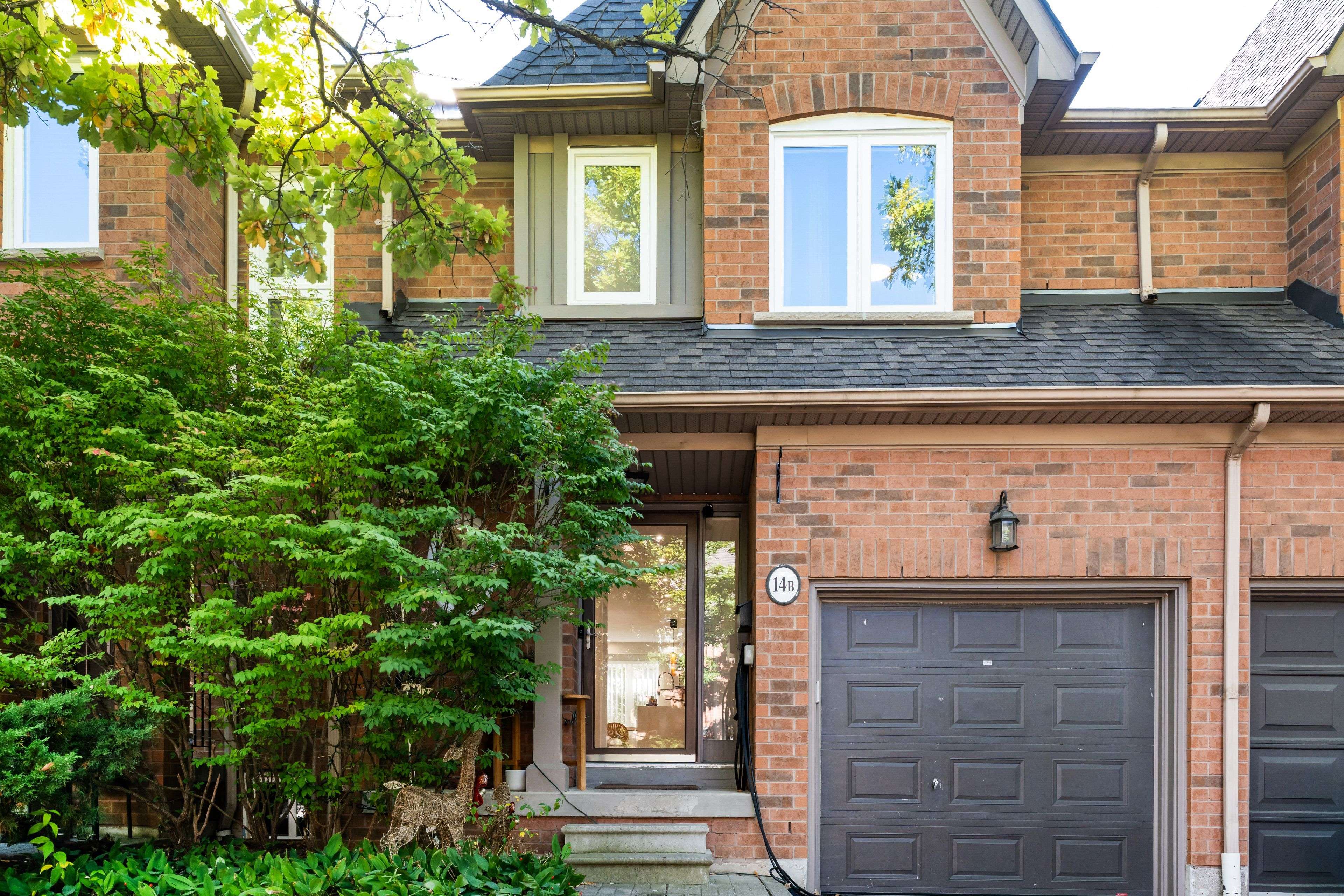 Mississauga, ON L5H 4K4,1084 Queen ST W #14B