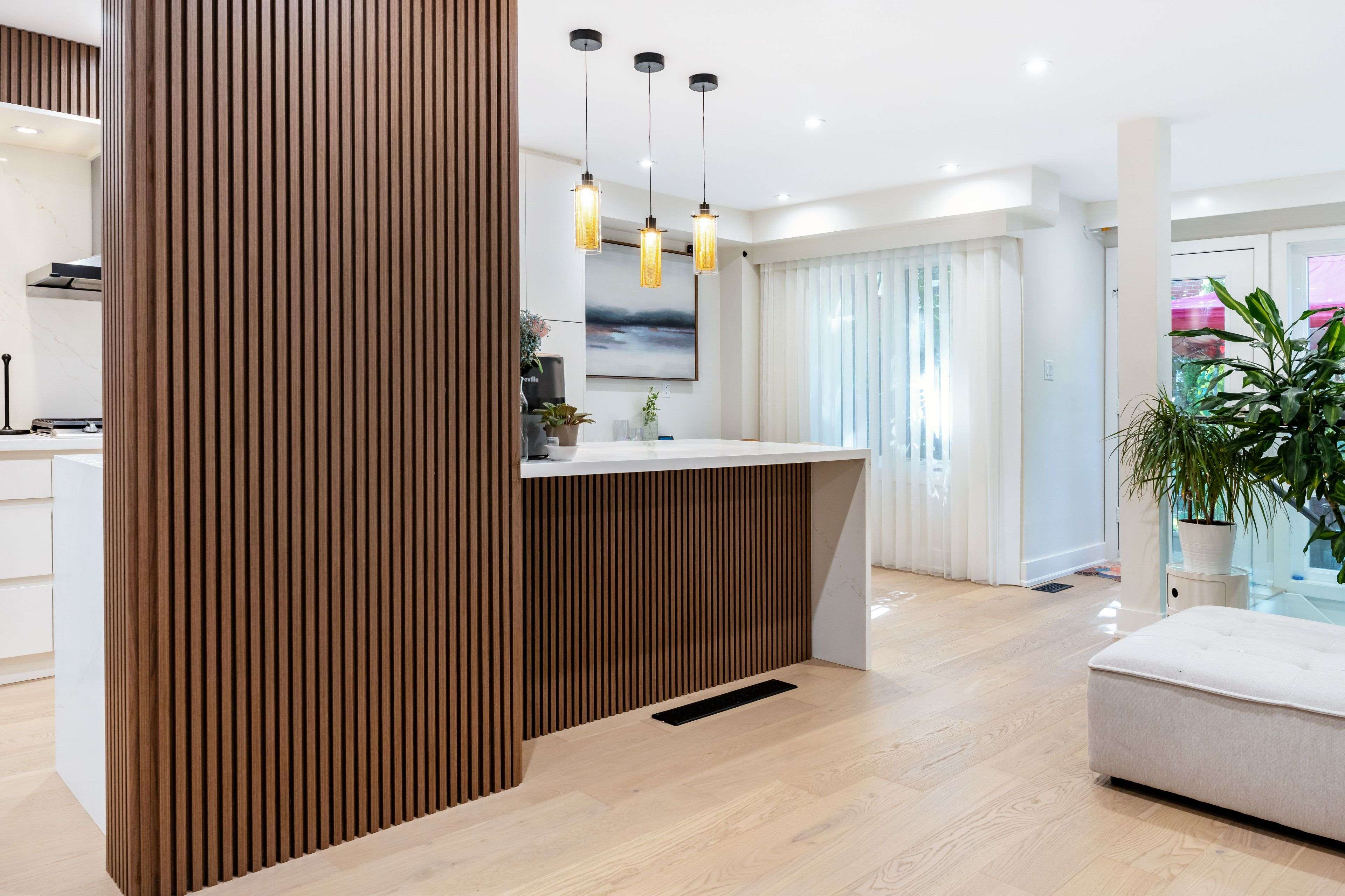 Mississauga, ON L5H 4K4,1084 Queen ST W #14B