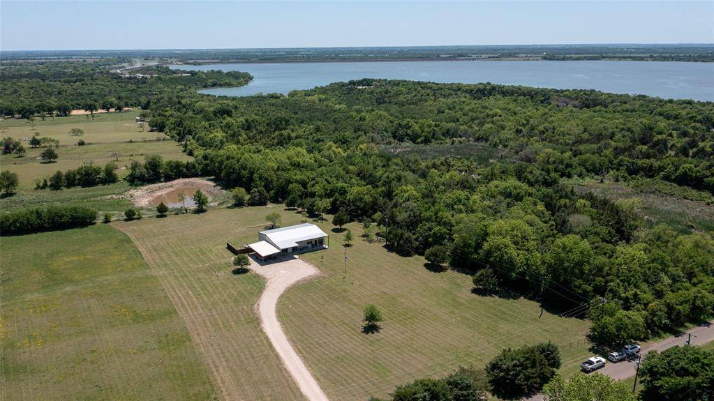 4111 Beach Road, Ennis, TX 75119