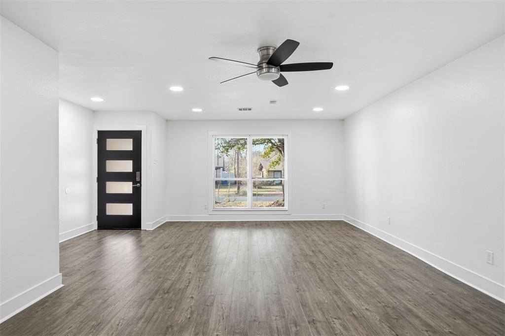 Dallas, TX 75217,8949 Shorelark Drive