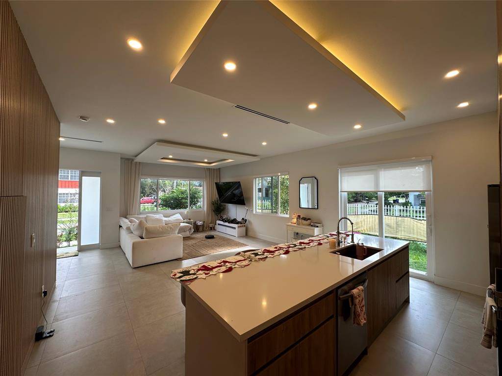 Fort Lauderdale, FL 33315,2109 SW 18th Ave