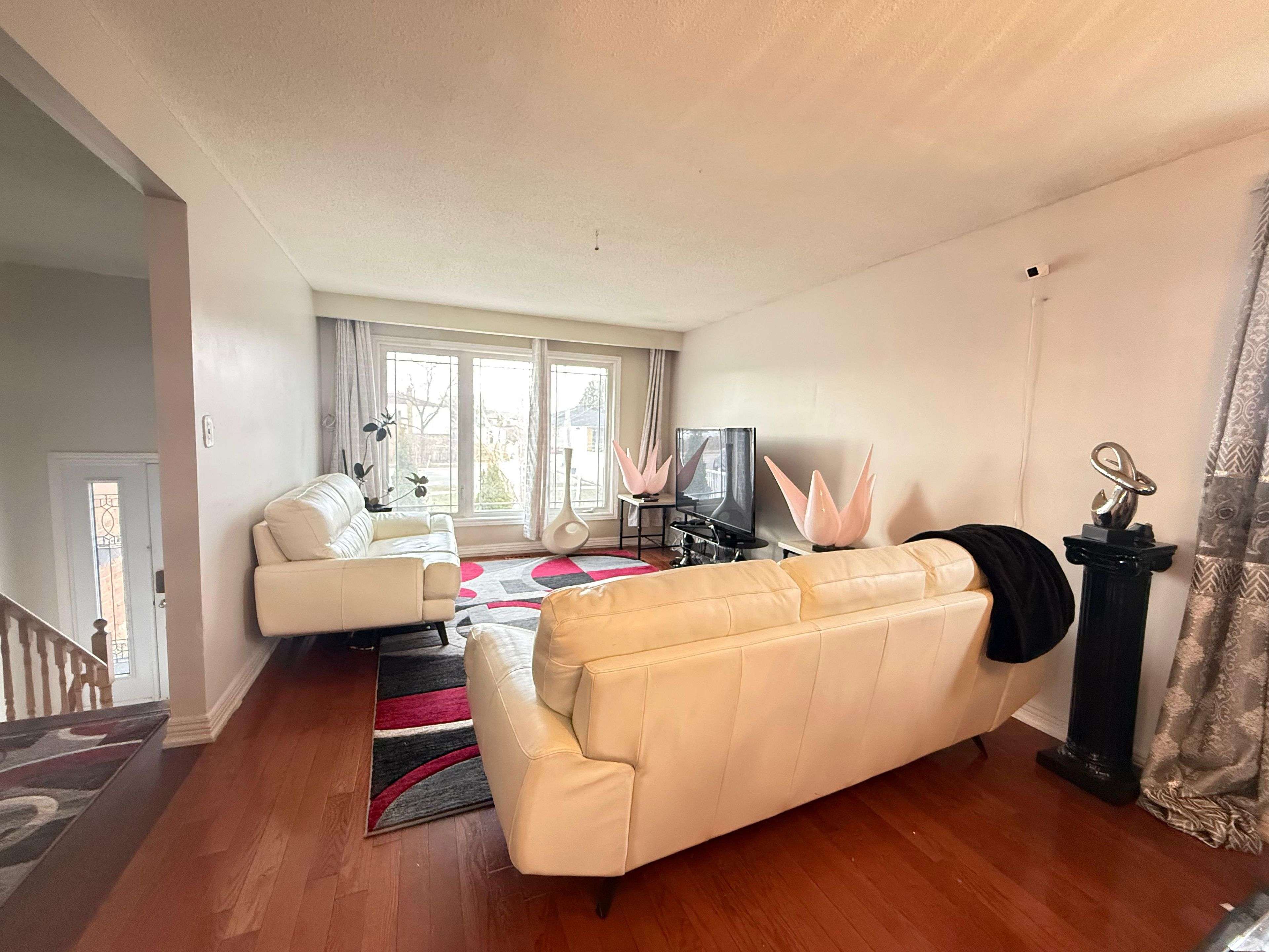 Mississauga, ON L4T 3M8,3720 Brandon Gate DR