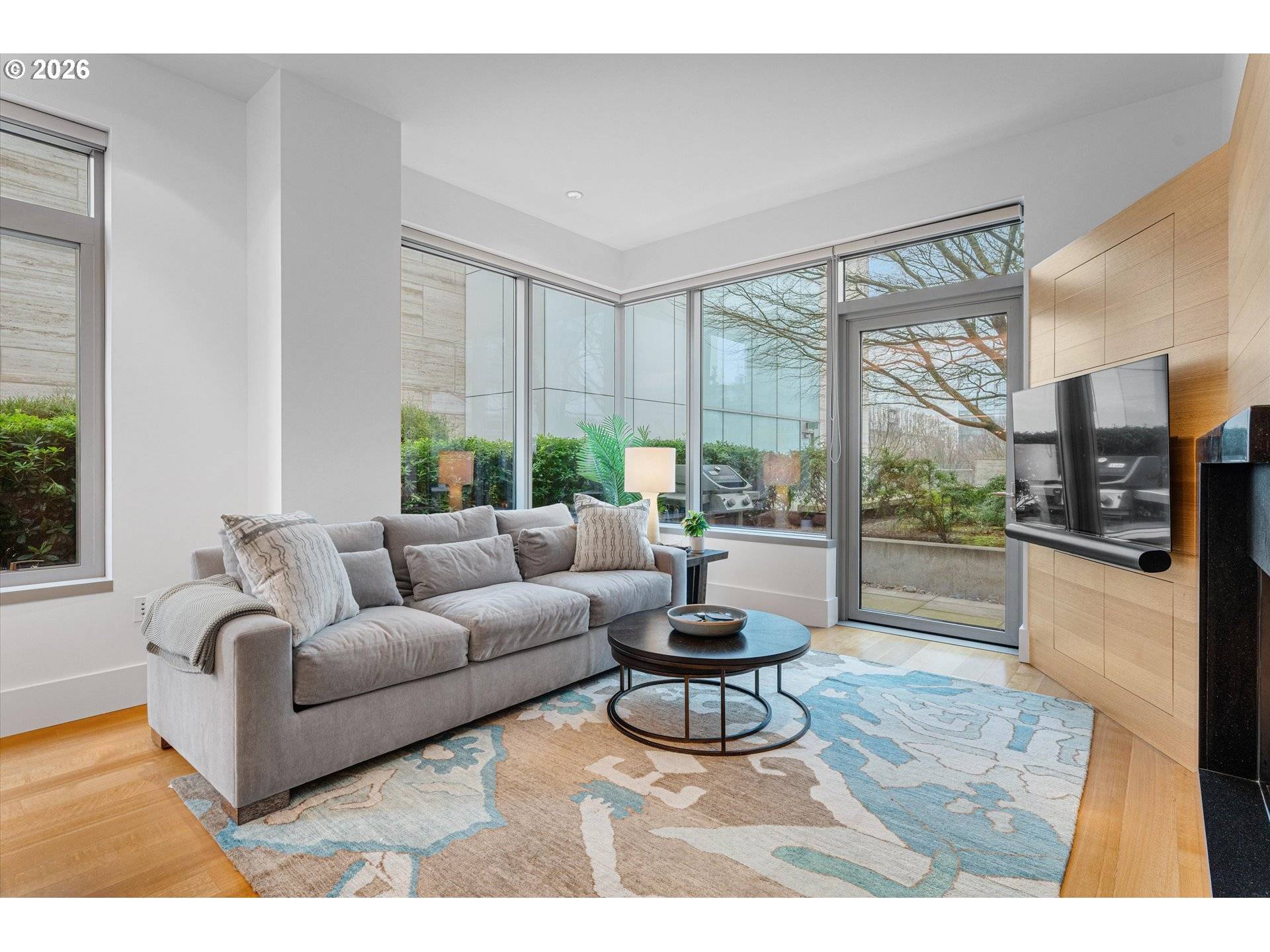 Portland, OR 97209,1001 NW LOVEJOY ST #208