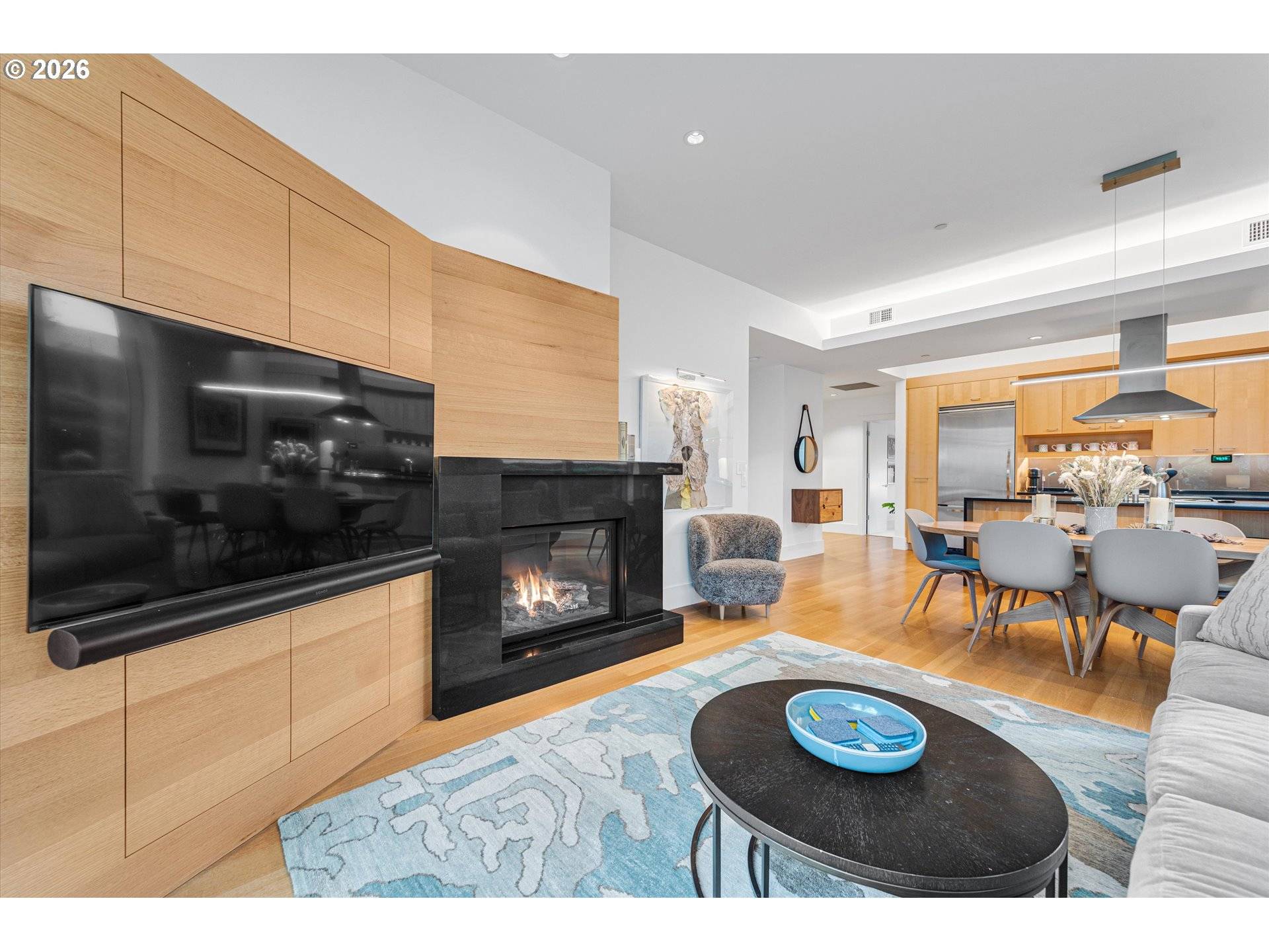 Portland, OR 97209,1001 NW LOVEJOY ST #208