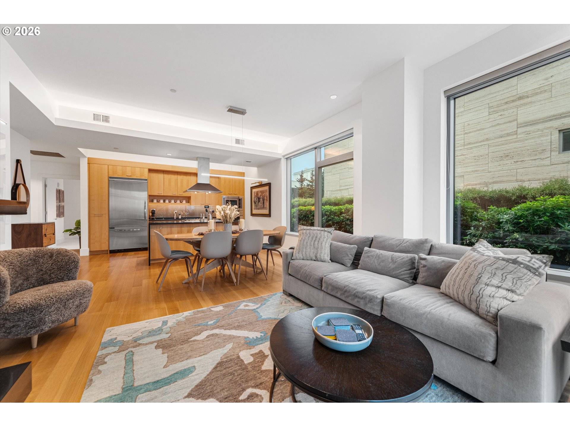 Portland, OR 97209,1001 NW LOVEJOY ST #208