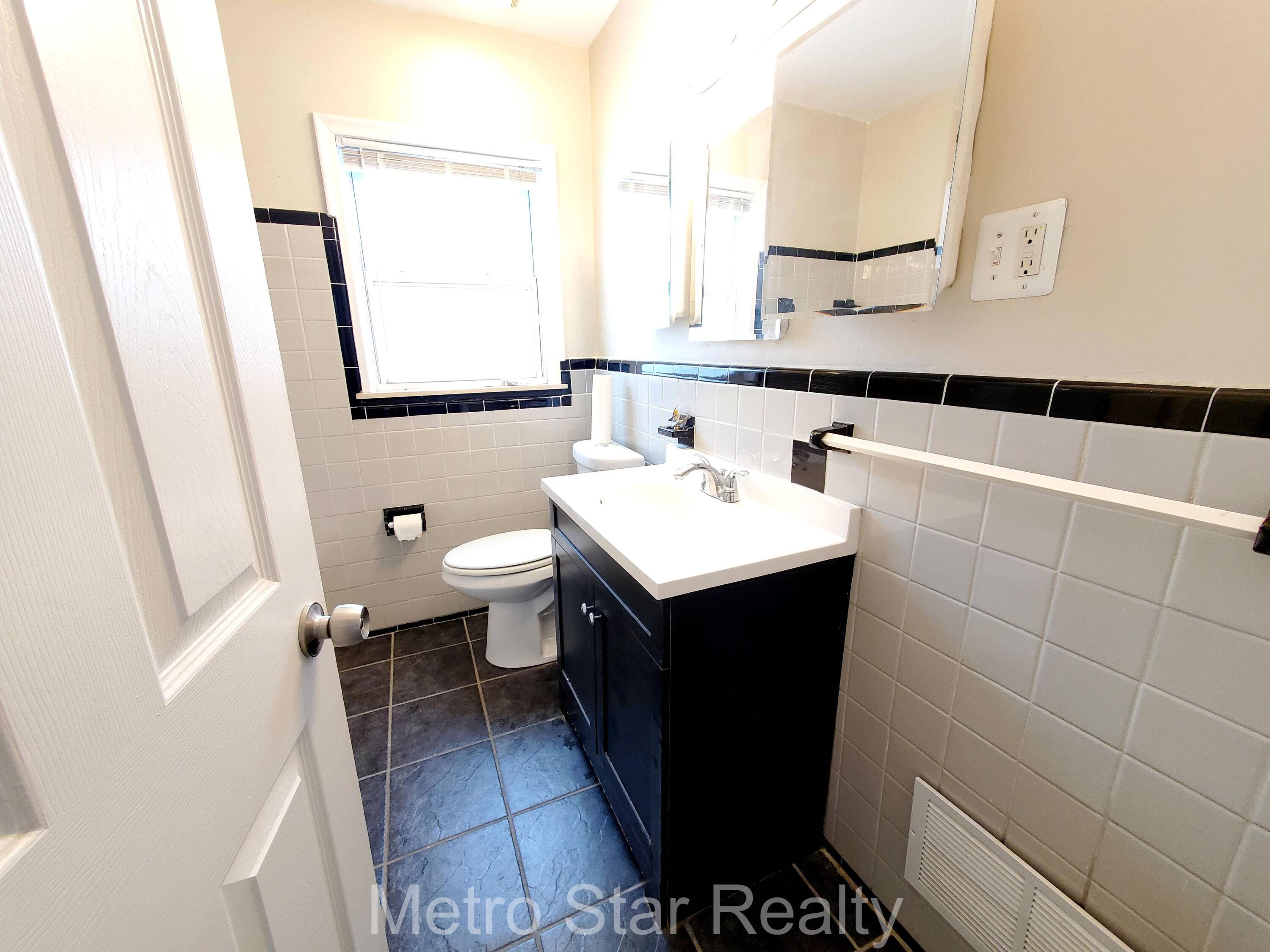 Royal Oak, MI 48067,315 N Minerva AVE