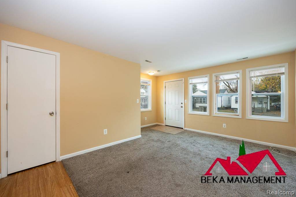 Warren, MI 48091,7052 Meadow AVE