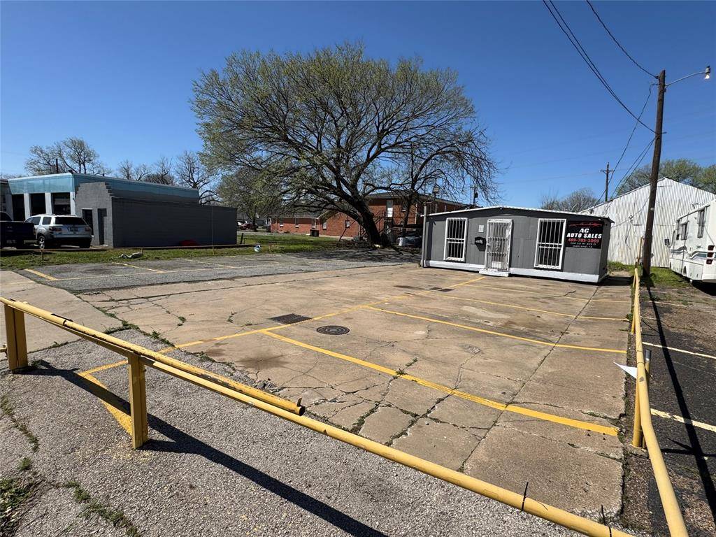 Garland, TX 75040,508 W Avenue D