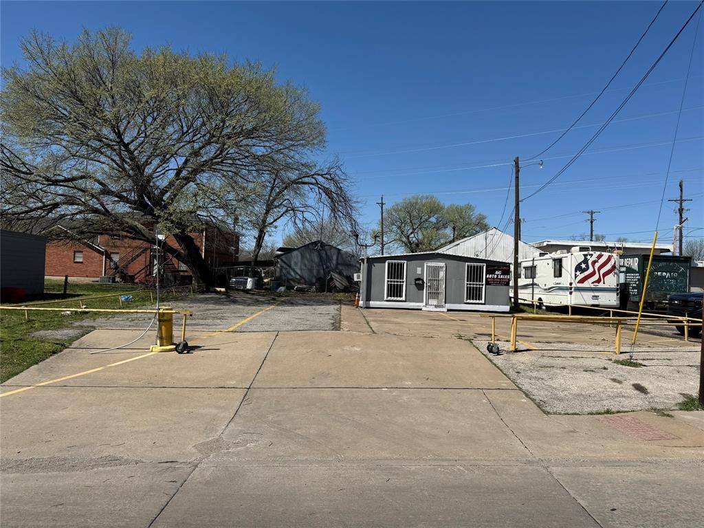 Garland, TX 75040,508 W Avenue D