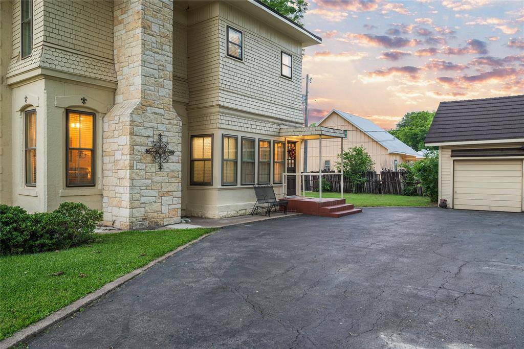 Clifton, TX 76634,415 N Avenue I