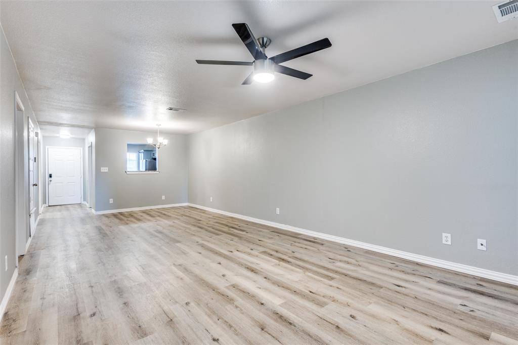 Anna, TX 75409,914-916 S Interurban Street