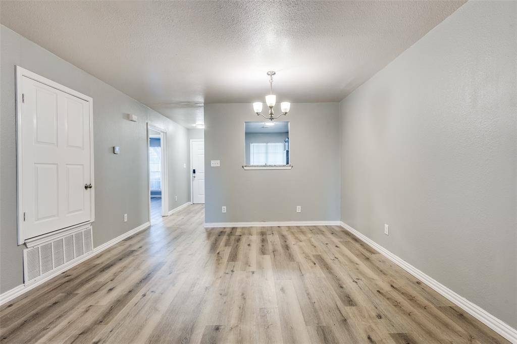 Anna, TX 75409,914-916 S Interurban Street