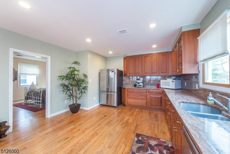 Morristown Town, NJ 07960,21 Phoenix Ave #A