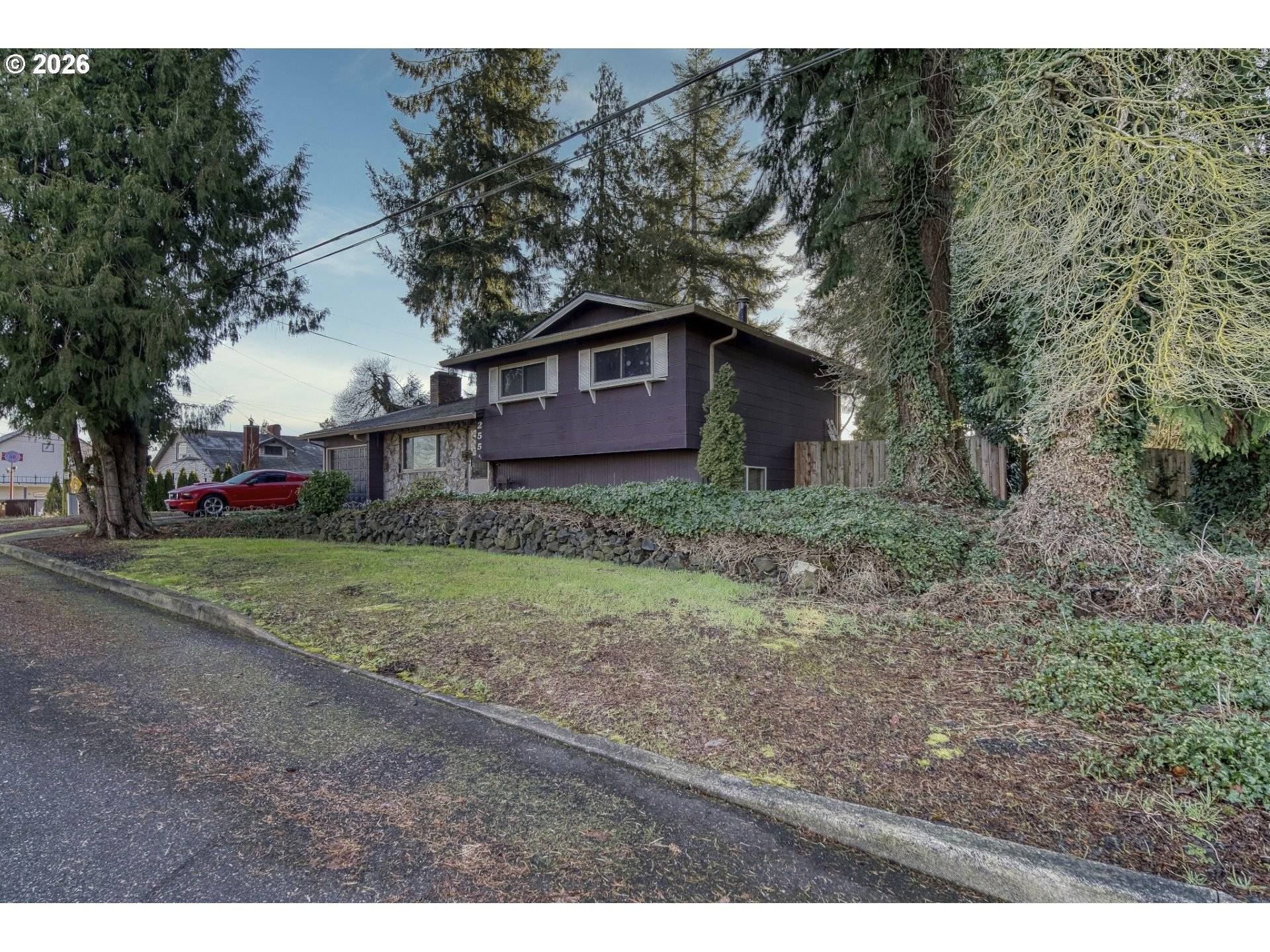 Columbia City, OR 97018,255 I ST