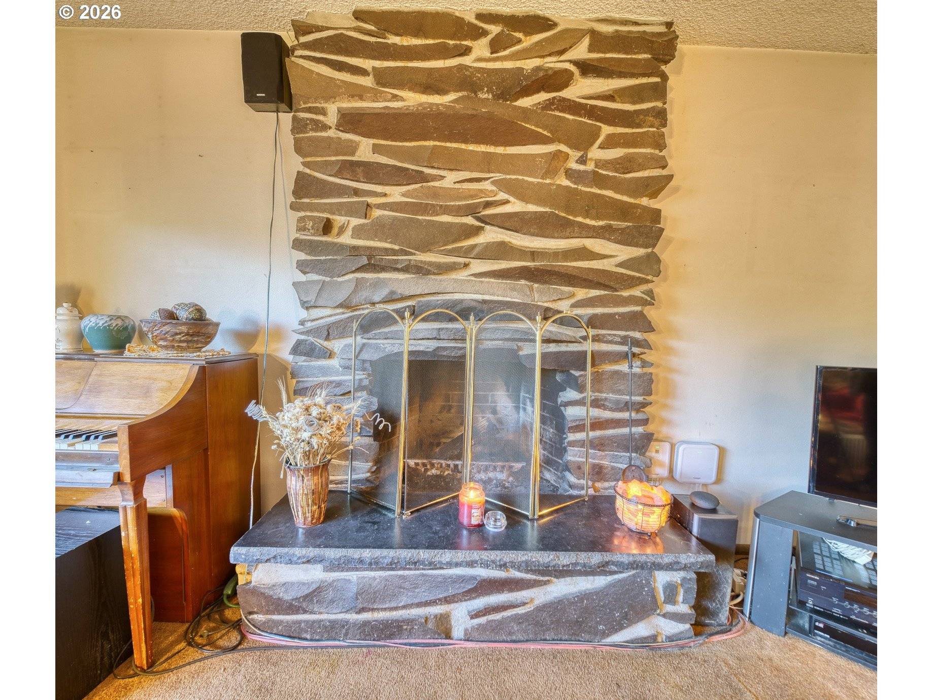 Columbia City, OR 97018,255 I ST