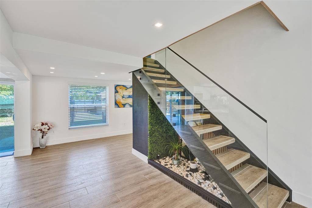 Miami, FL 33162,701 NE 164th St