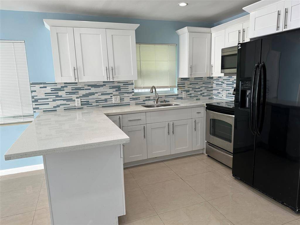 Hollywood, FL 33020,2819 Plunkett St