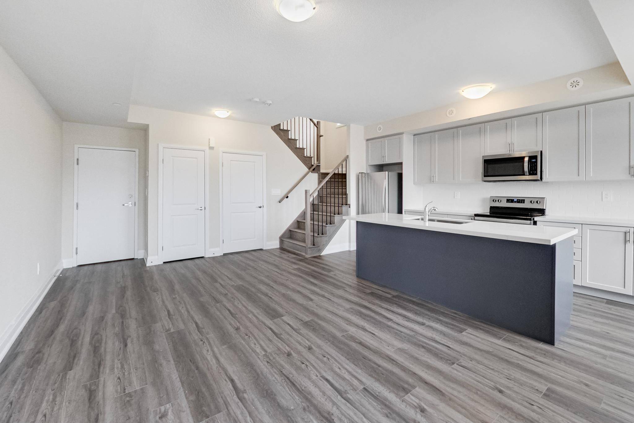 Milton, ON L9E 0J2,1577 Rose WAY #103