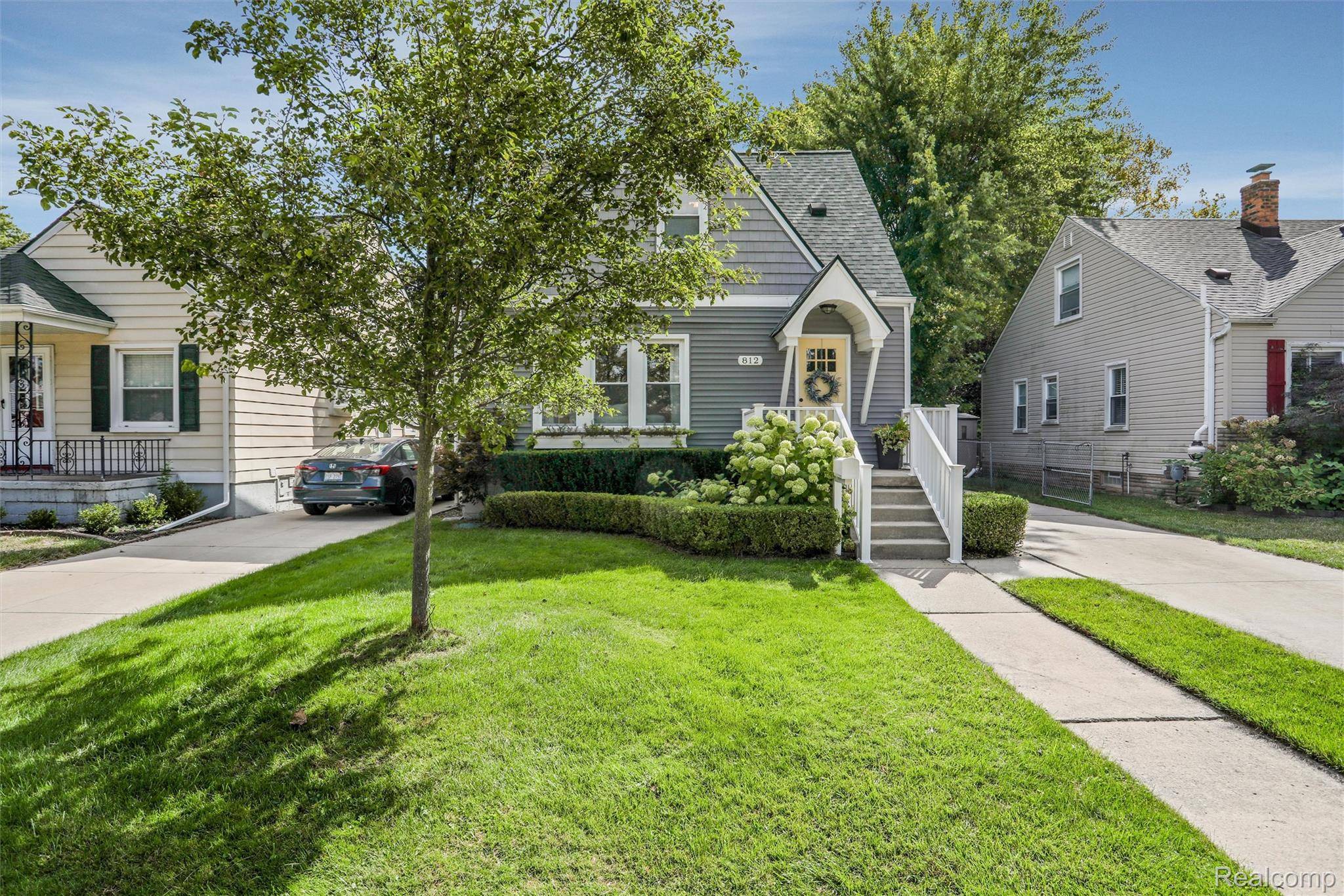 Royal Oak, MI 48067,812 N Edison AVE