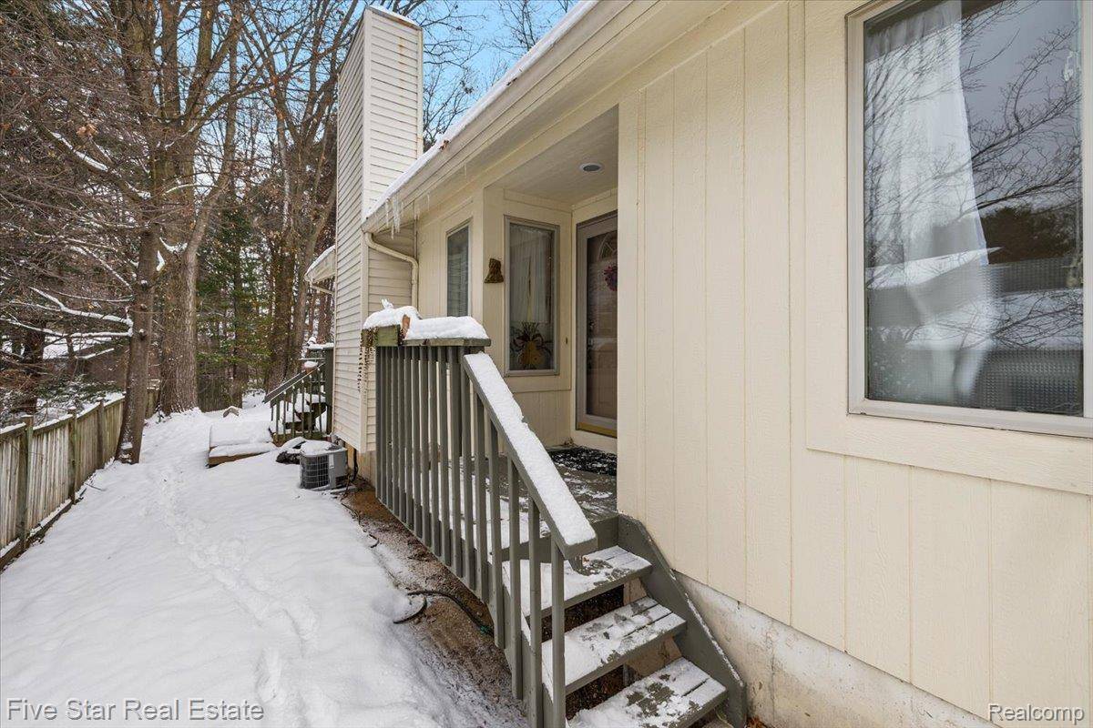 Waterford, MI 48327,6586 Pontiac Lake RD #1