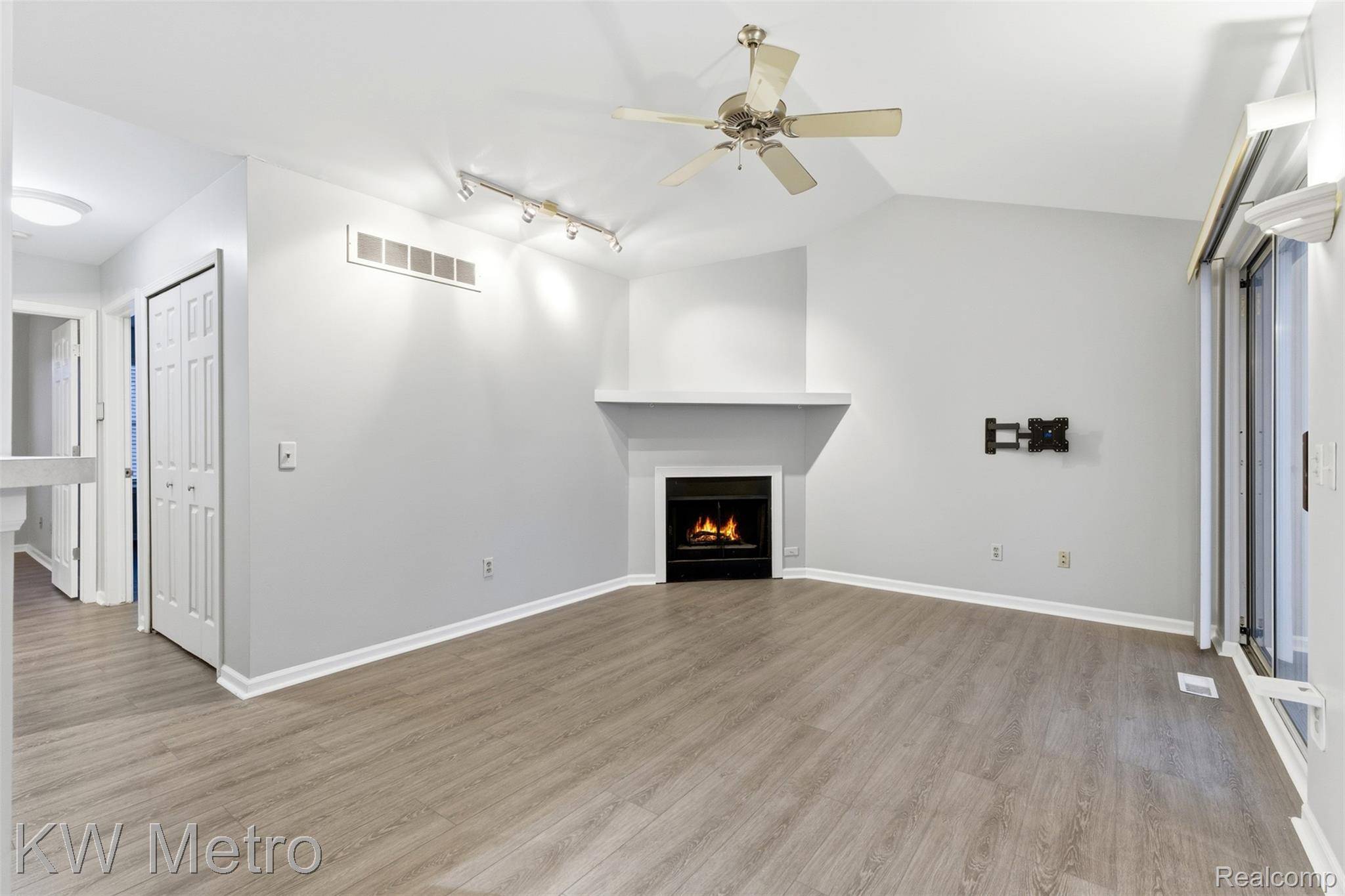 Clawson, MI 48017,1563 N Bywood AVE