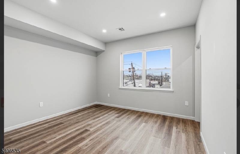 Paterson City, NJ 07524,57 Rosa Park blvd #2