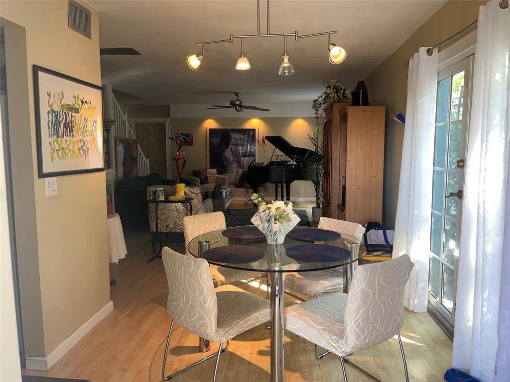 Pompano Beach, FL 33062,2708 NE 14th Street Cswy #3