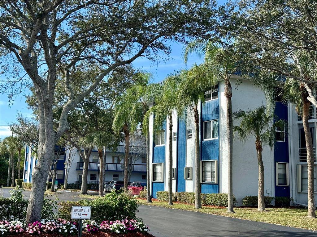 Margate, FL 33063,3070 Holiday Springs Blvd #203