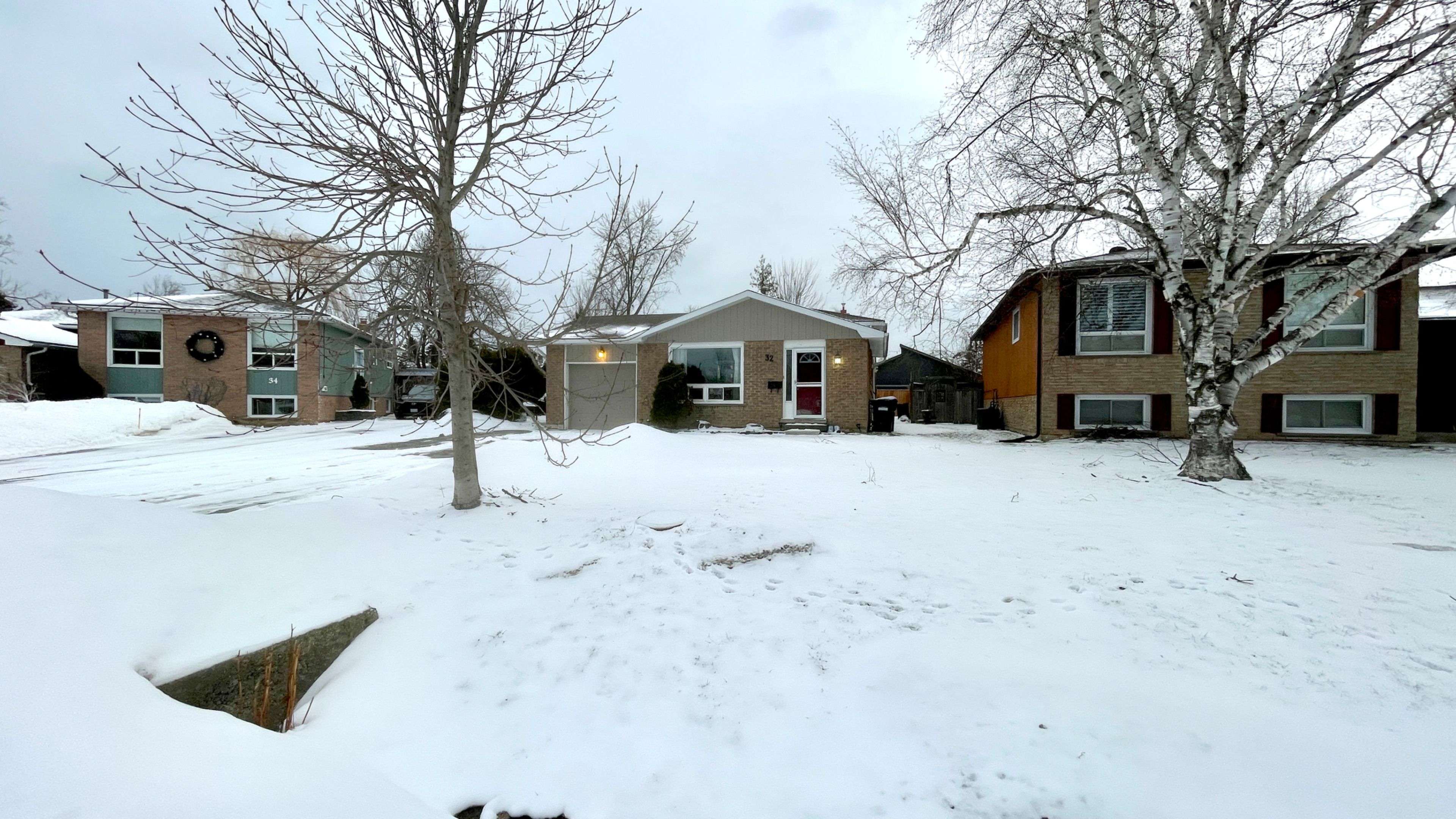 Collingwood, ON L9Y 4G1,32 Courtice CRES