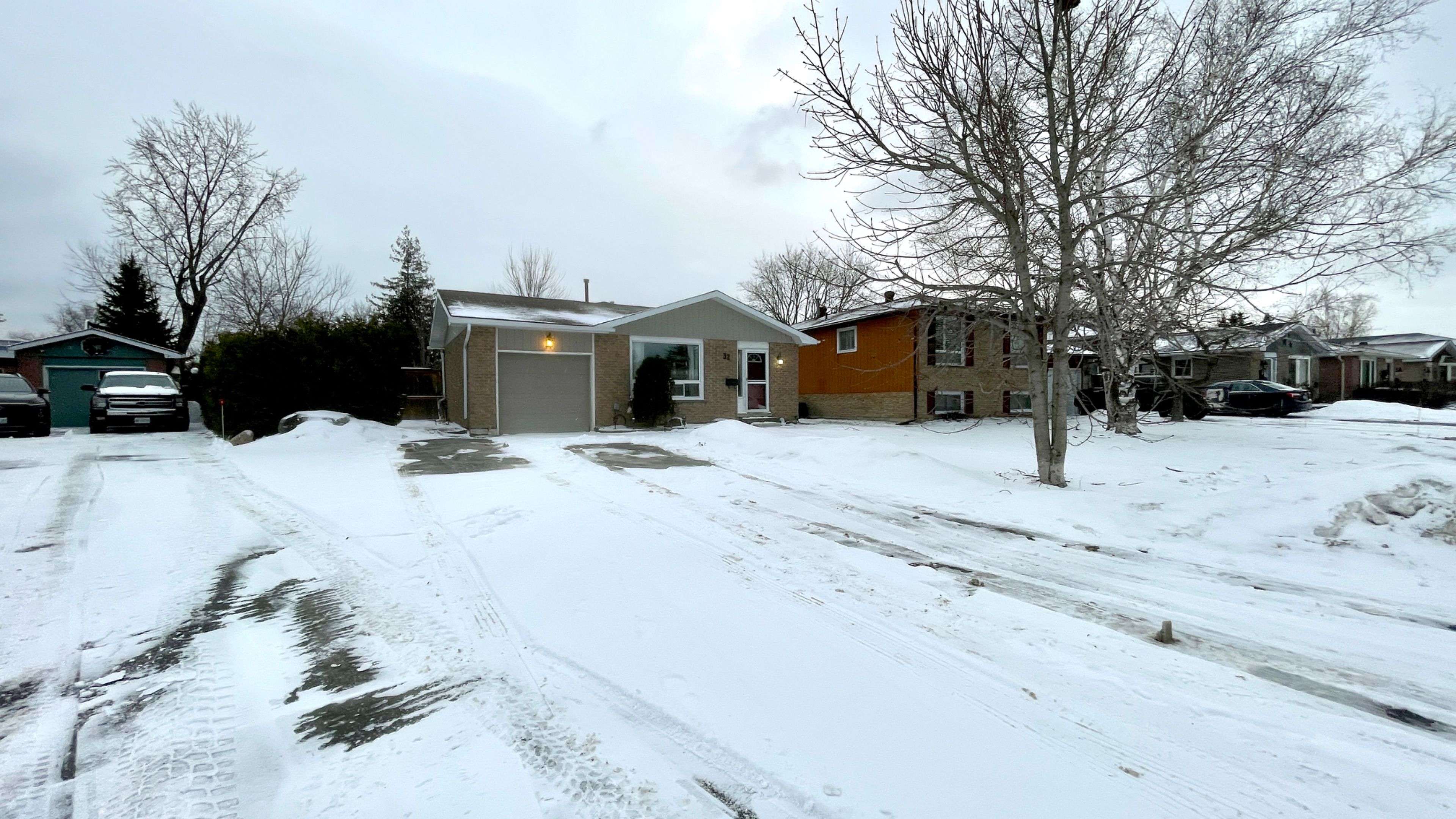 Collingwood, ON L9Y 4G1,32 Courtice CRES