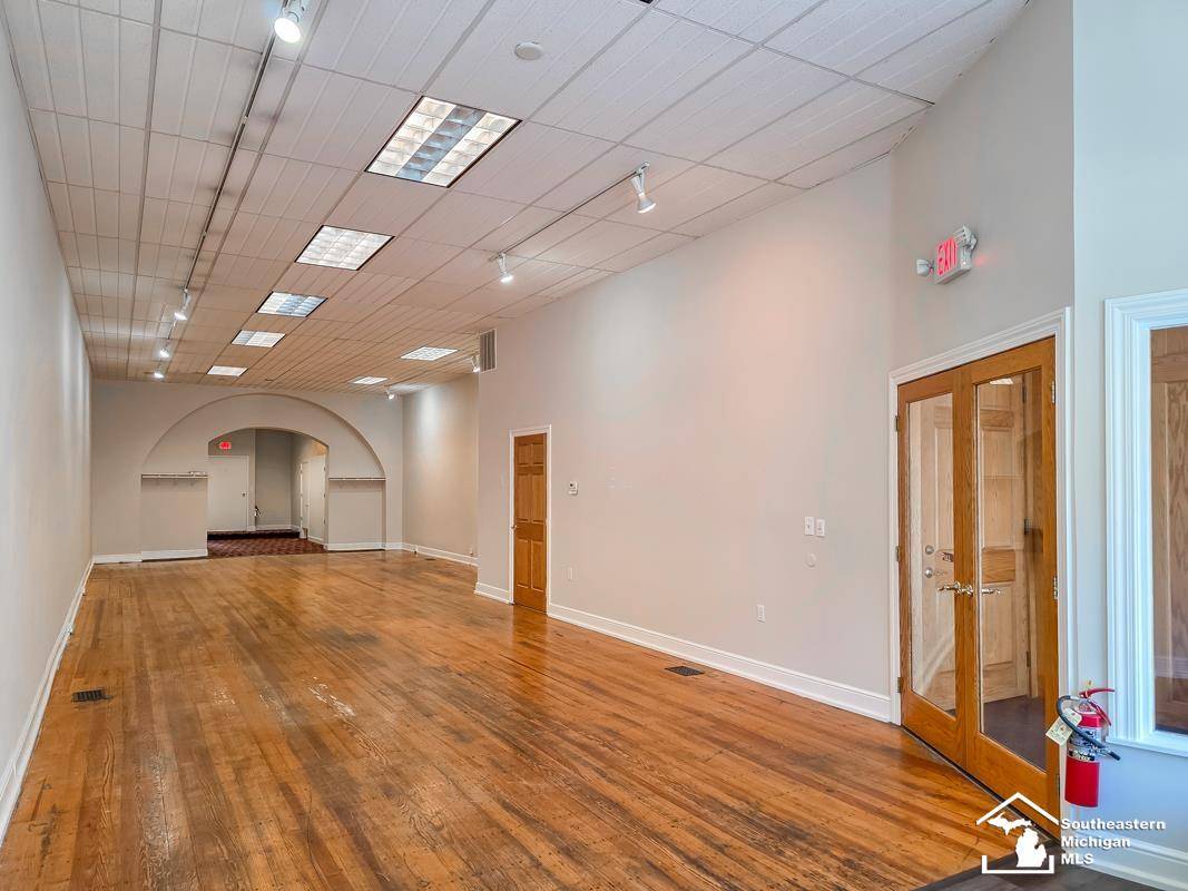 Monroe, MI 48161,8 E Front ST