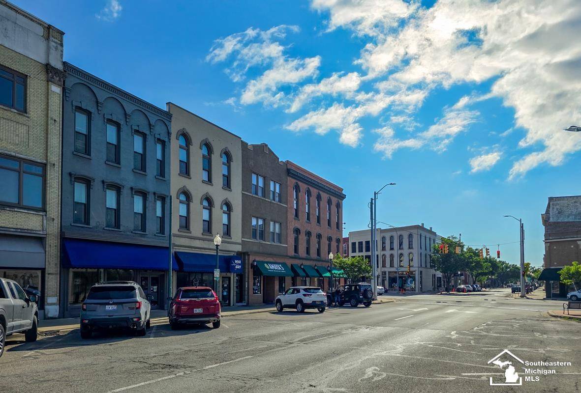 Monroe, MI 48161,8 E Front ST