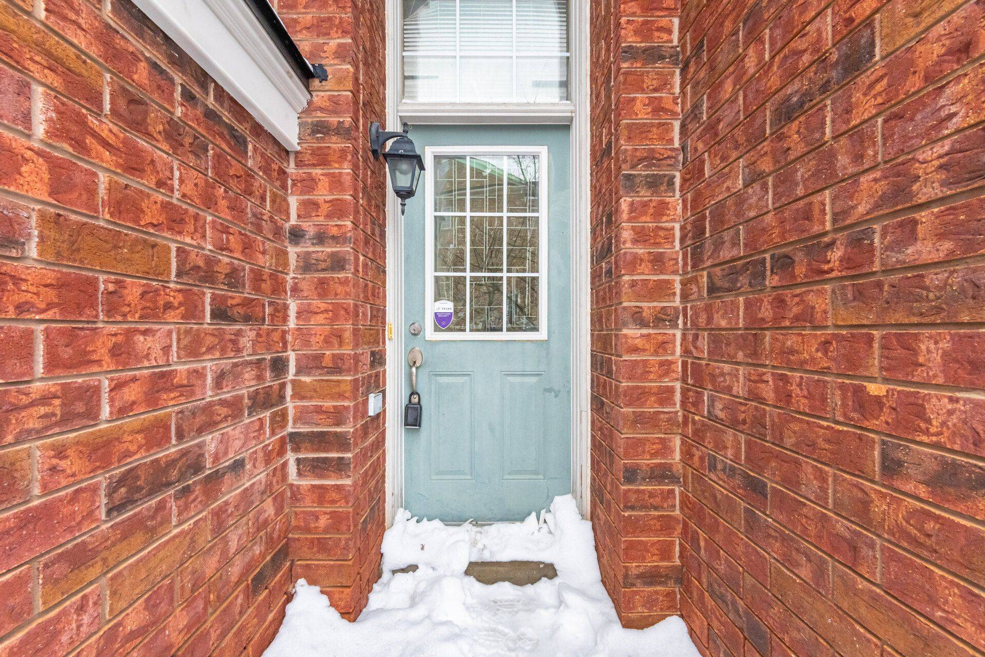 Mississauga, ON L5N 0C5,7114 Triumph LN