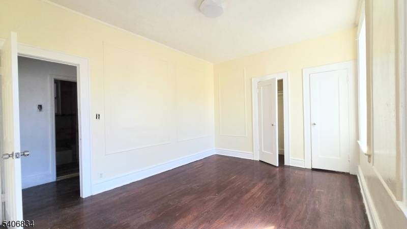 Newark City, NJ 07112,148 Chancellor Ave #B2