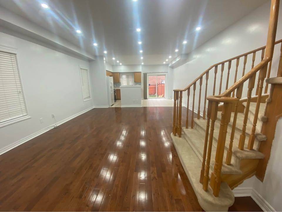 Mississauga, ON L5M 7N1,5610 Freshwater DR