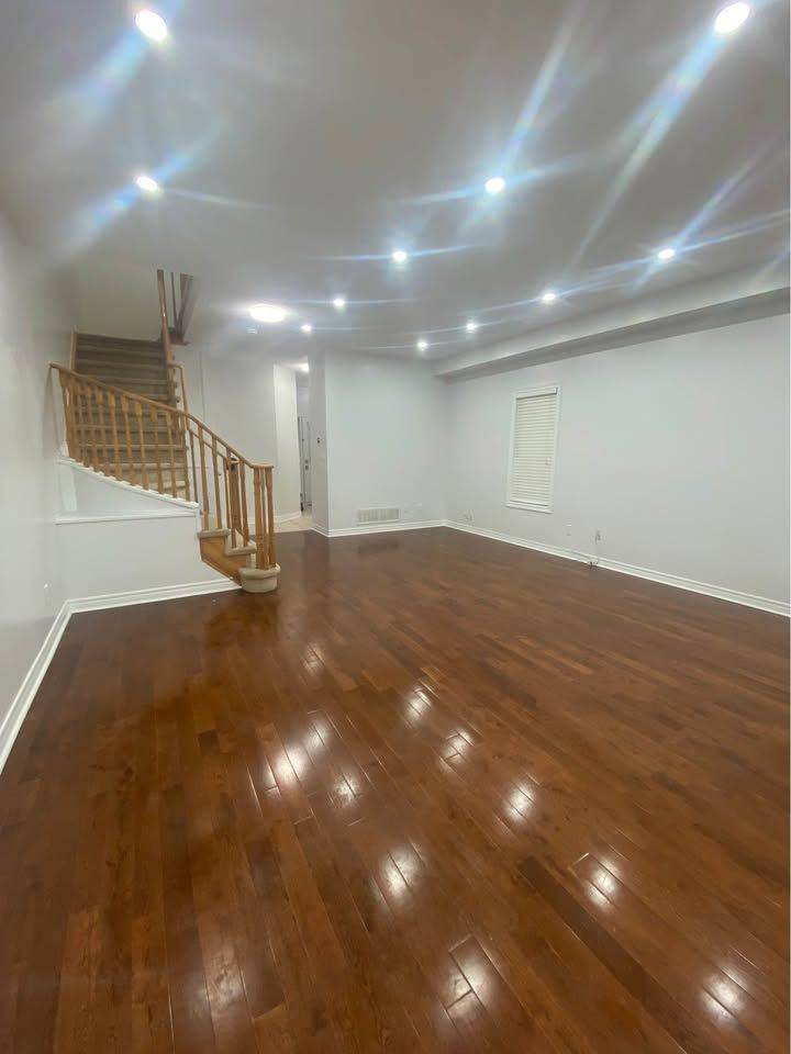 Mississauga, ON L5M 7N1,5610 Freshwater DR