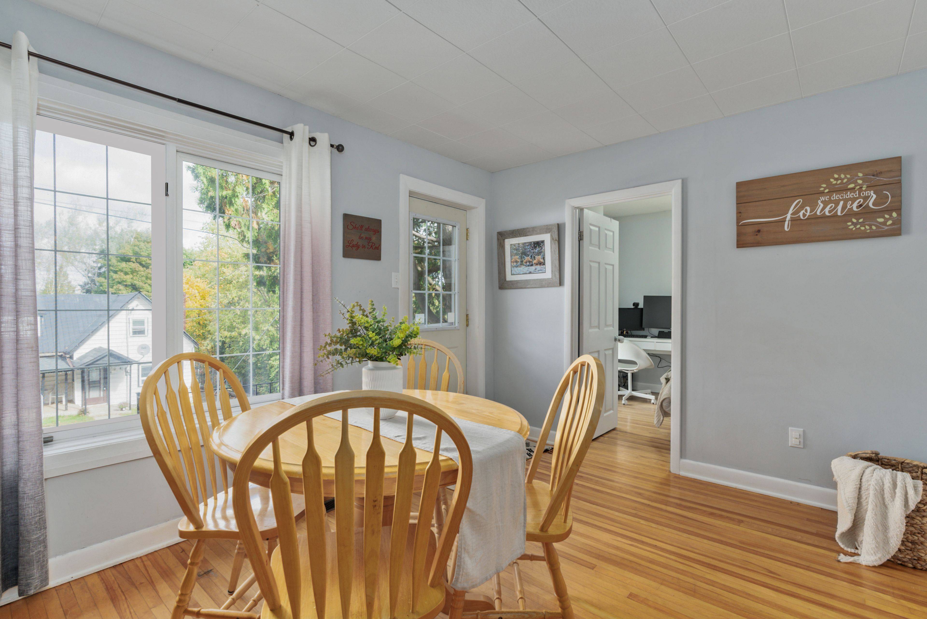 Huntsville, ON P1H 1T5,3 CORA ST E