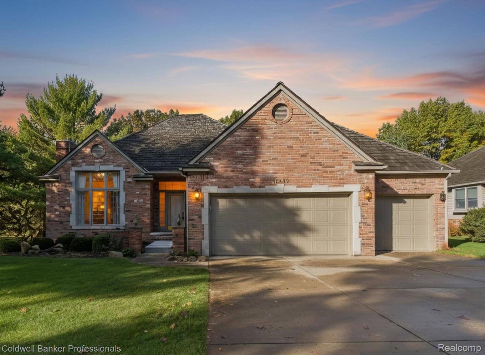 Fenton, MI 48430,16482 Dawnlight DR