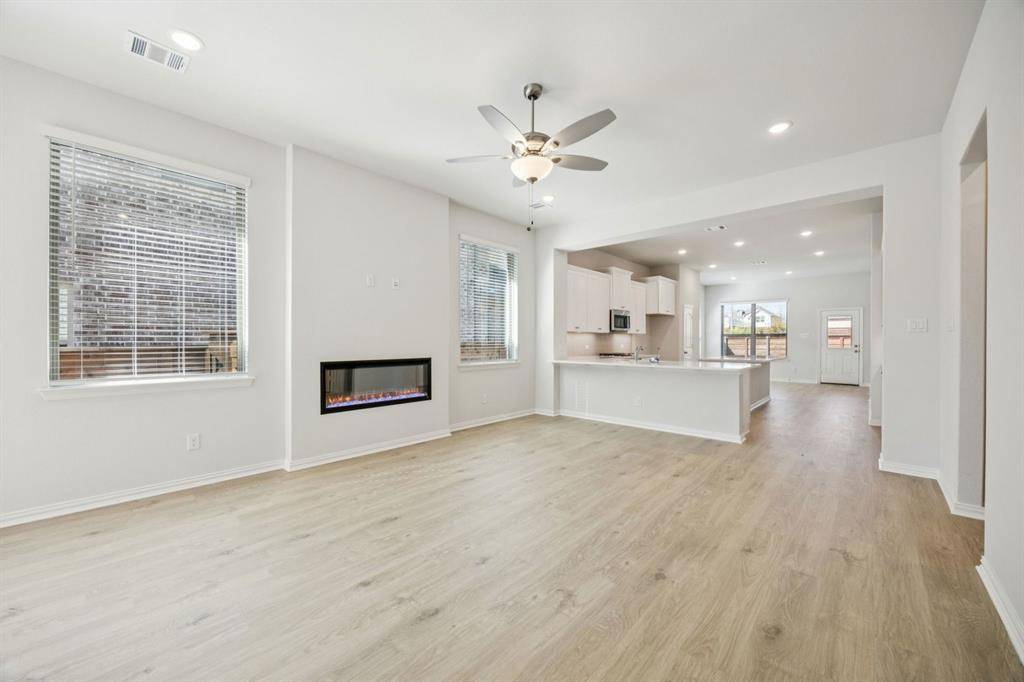 Mesquite, TX 75181,1913 Hazel Lily